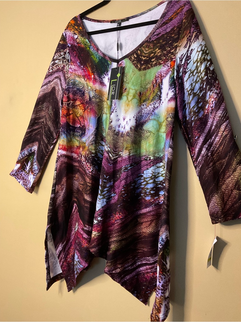 LIOR Multi-Color V-Neck Patterned Tunic Top - Picture 3 of 5